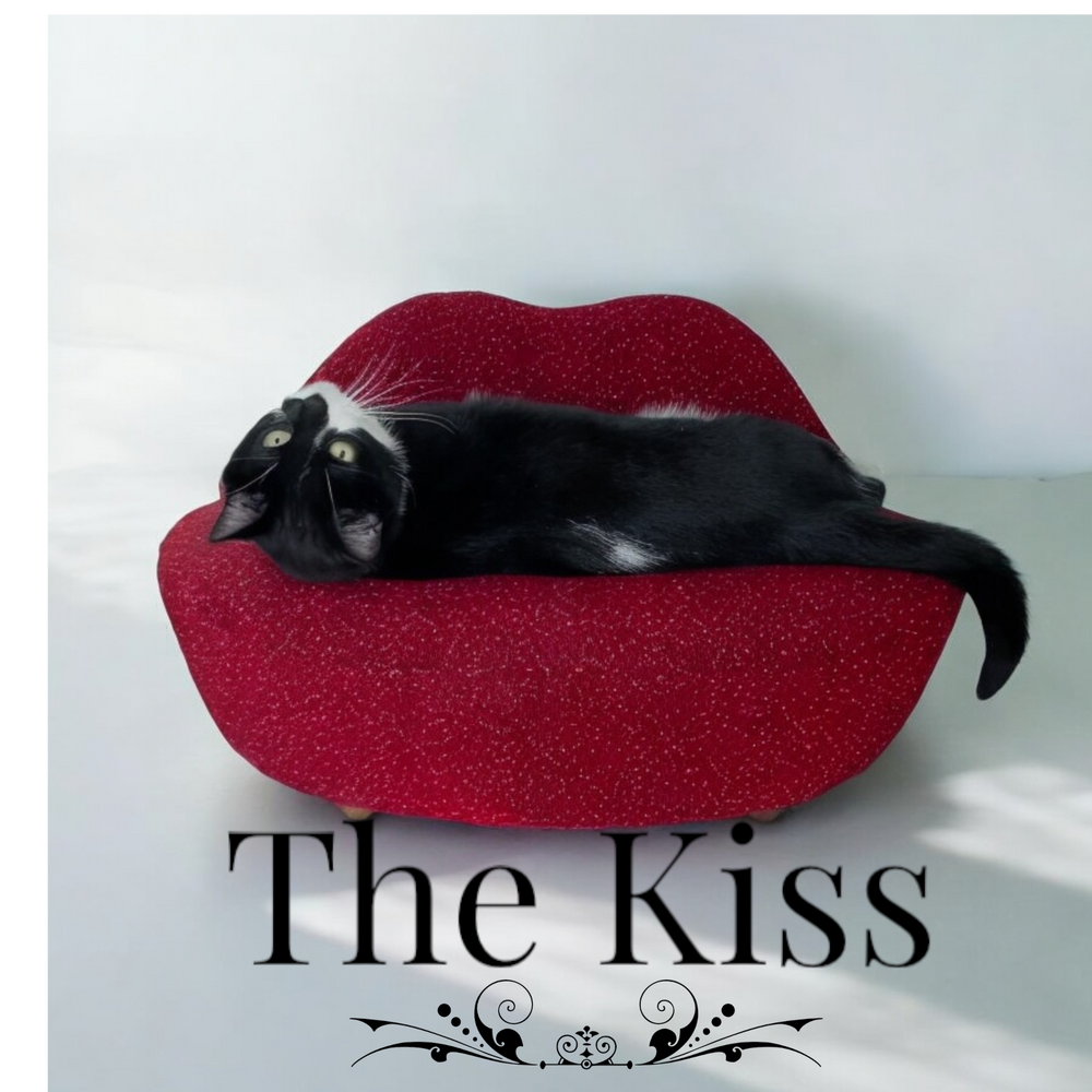 The Kiss Sofa