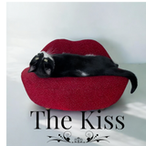 The Kiss Sofa