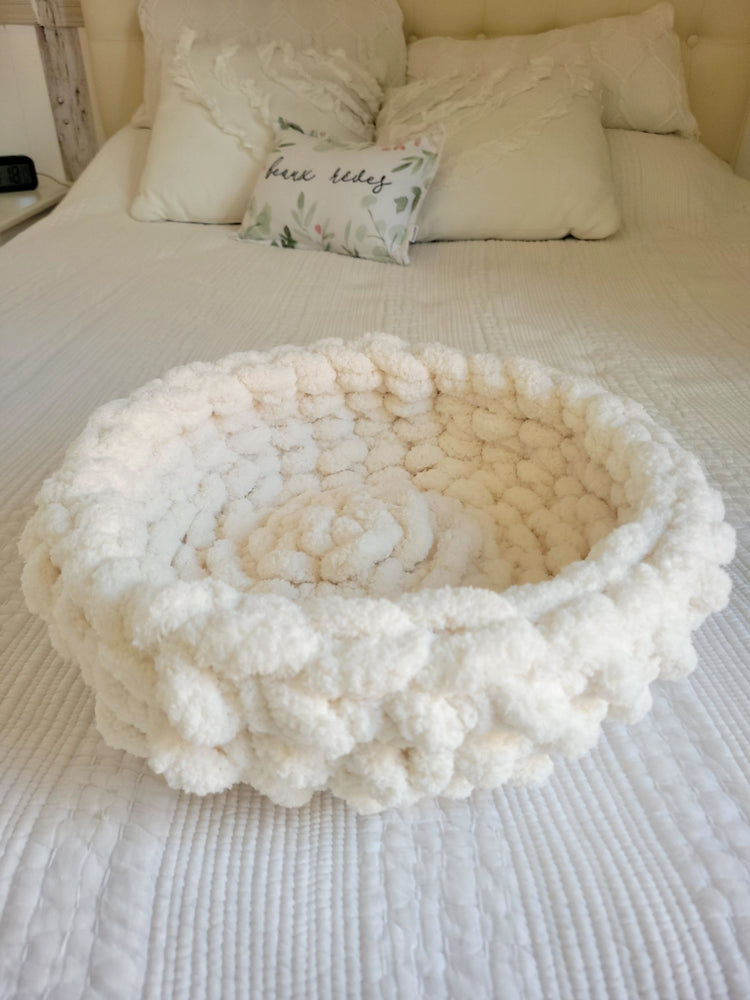 Exquisite Pearl White Cushion